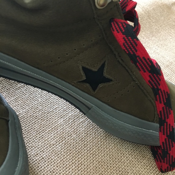 Converse high top sneakers/.  New - Picture 2 of 11